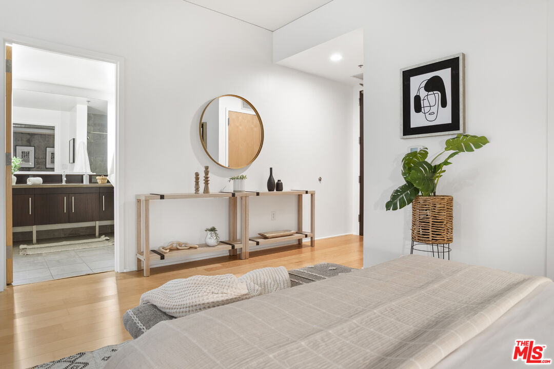 1100 S Hope St Unit: 511