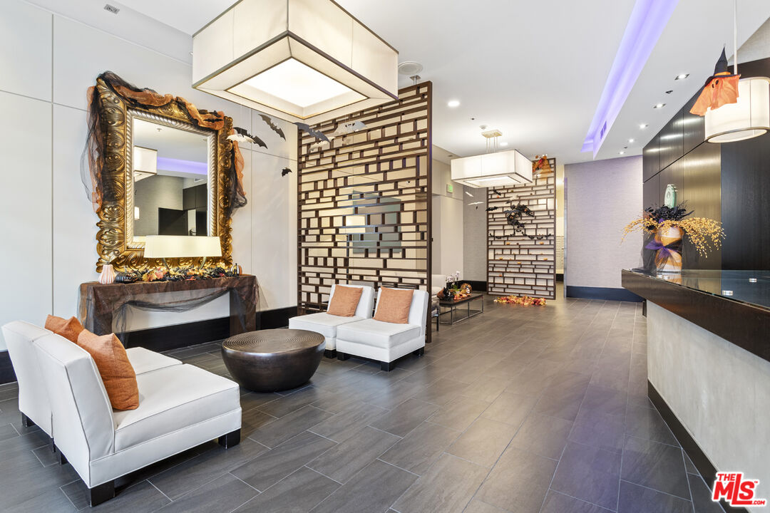 1100 S Hope St Unit: 511