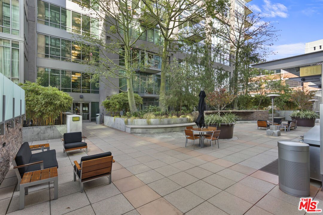 1100 S Hope St Unit: 511