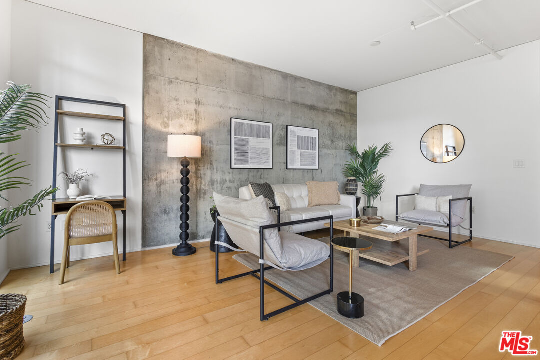 1100 S Hope St Unit: 511