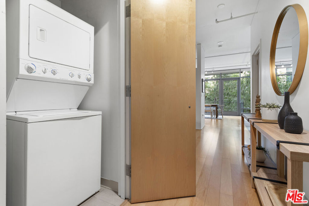 1100 S Hope Street 511