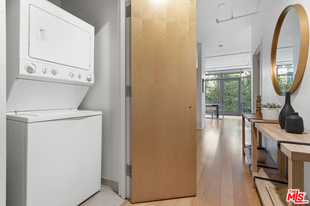 1100 S Hope St Unit: 511