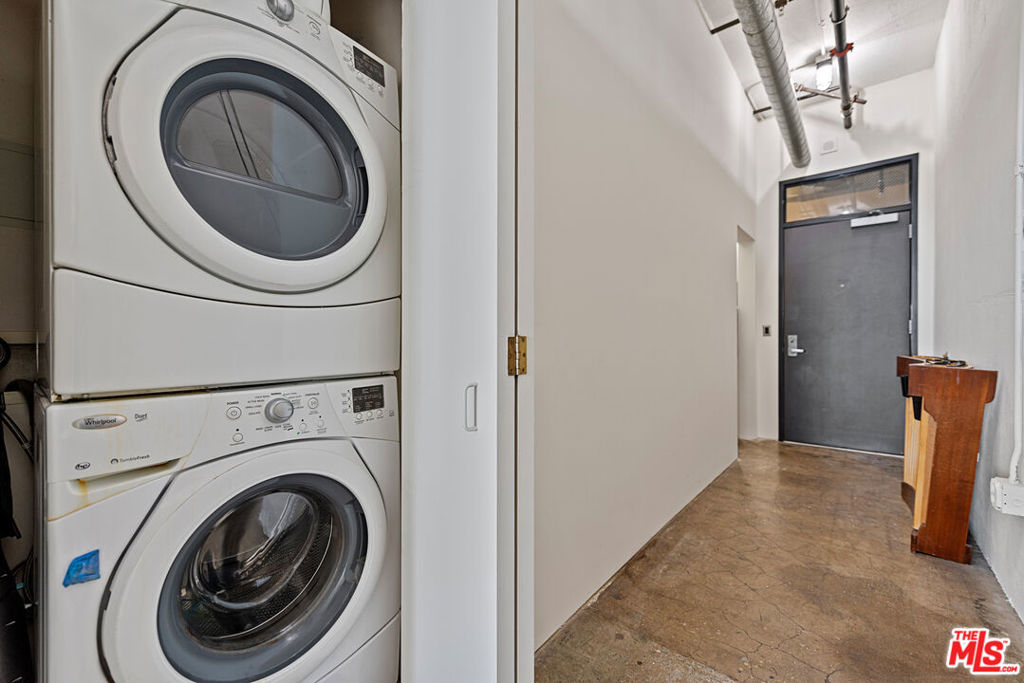 315 E 8th Street 1106