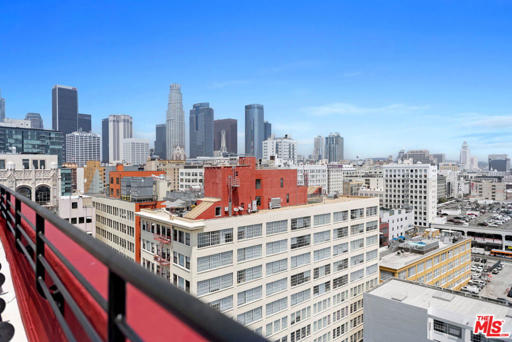 315 E 8th Street 1106