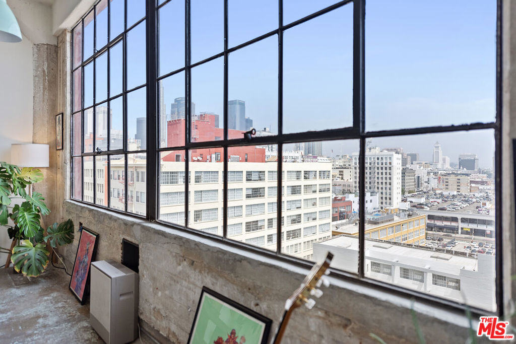 315 E 8th Street 1106