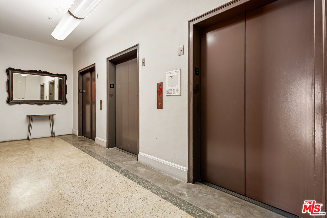 315 E 8th St Unit: 1106