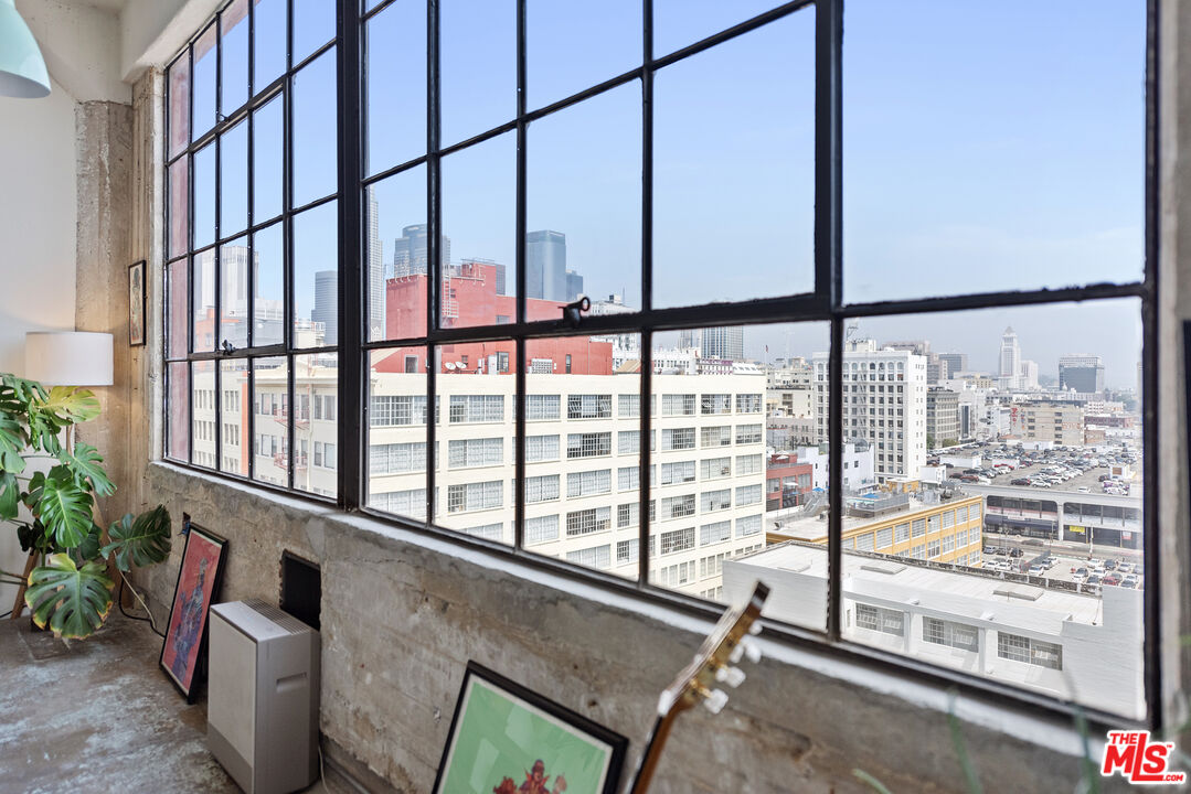 315 E 8th St Unit: 1106