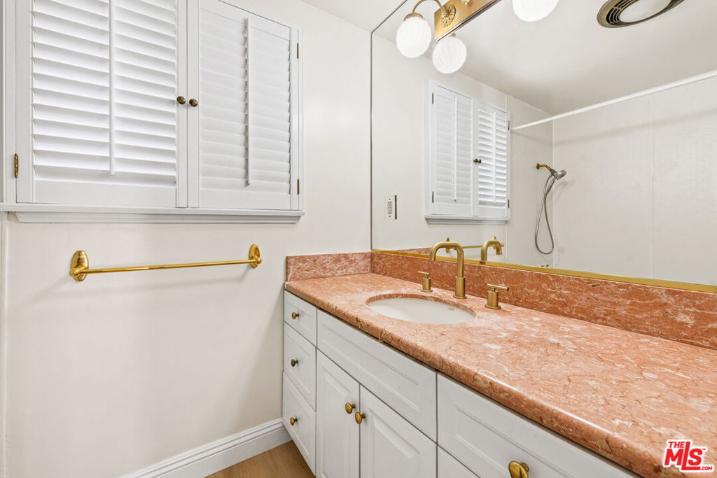 5437 Manitowac Drive