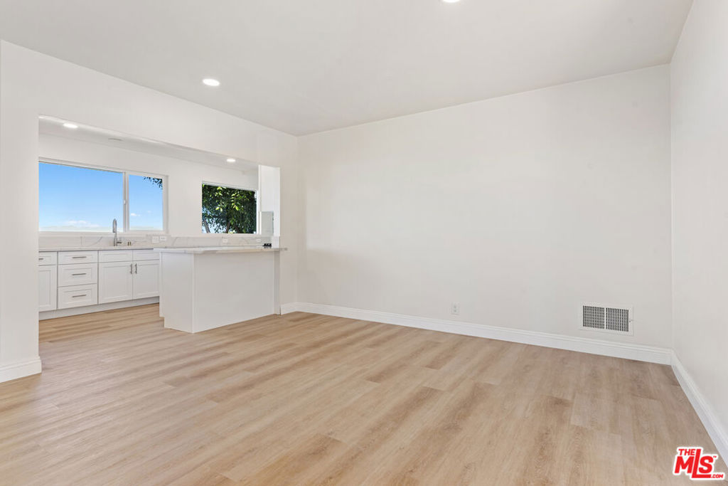 5437 Manitowac Drive