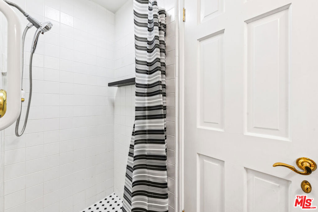 5437 Manitowac Drive