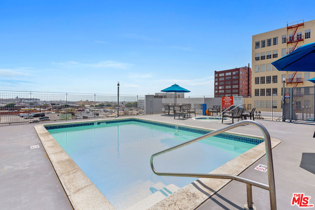 315 E 8th St Unit: 1105