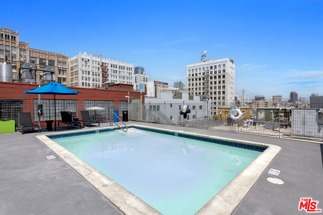 315 E 8th St Unit: 1105