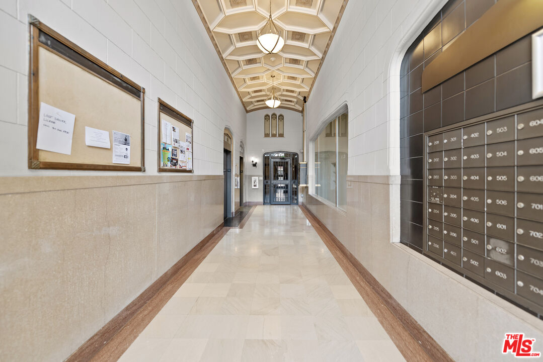 315 E 8th St Unit: 1105