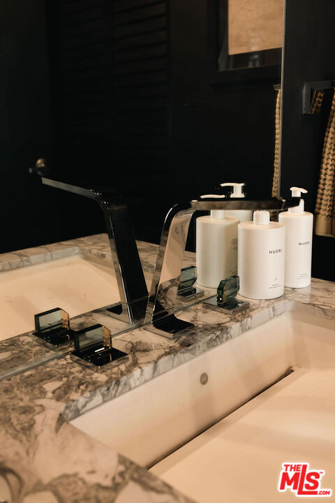 315 E 8th St Unit: 1105