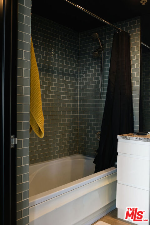 315 E 8th St Unit: 1105