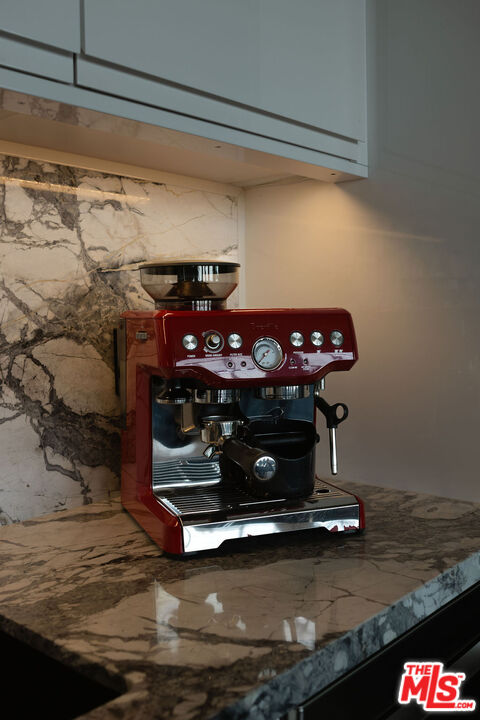 315 E 8th St Unit: 1105