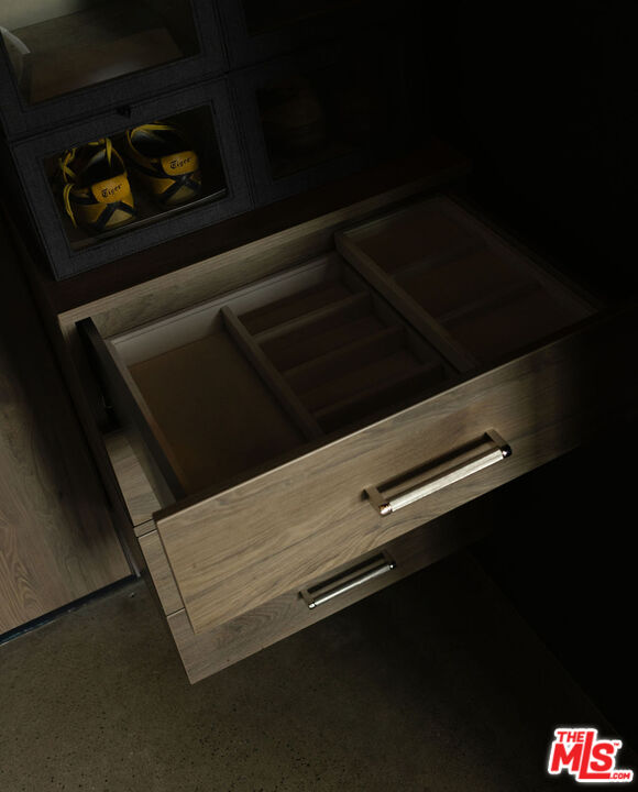 315 E 8th St Unit: 1105