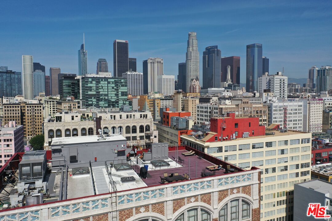 315 E 8th St Unit: 1105