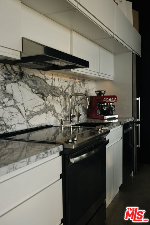 315 E 8th St Unit: 1105