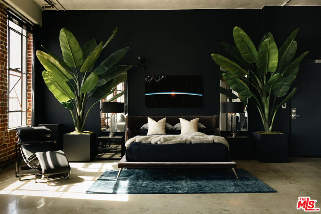 315 E 8th St Unit: 1105