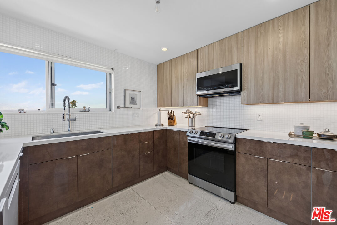 32646 Coastsite Dr Unit: 202