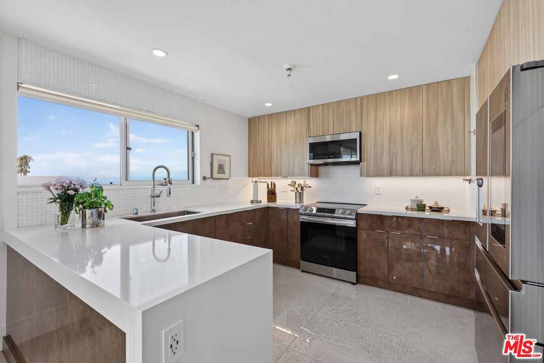 32646 Coastsite Dr Unit: 202