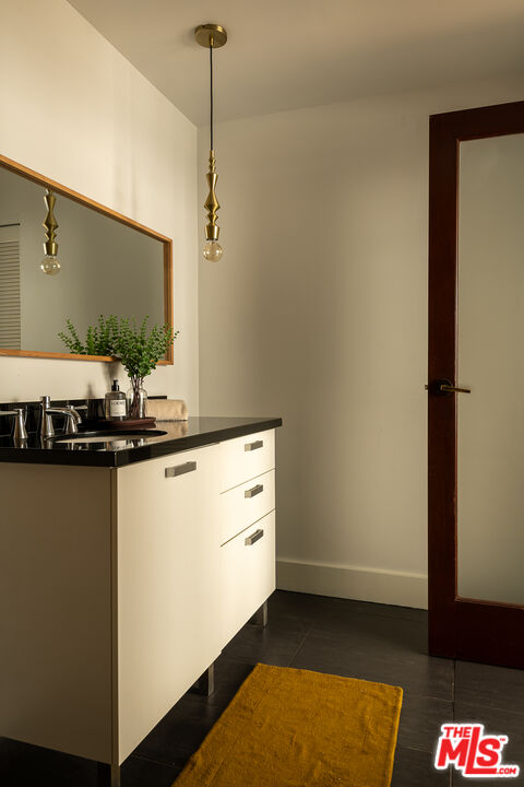 460 S Spring St Unit: 810