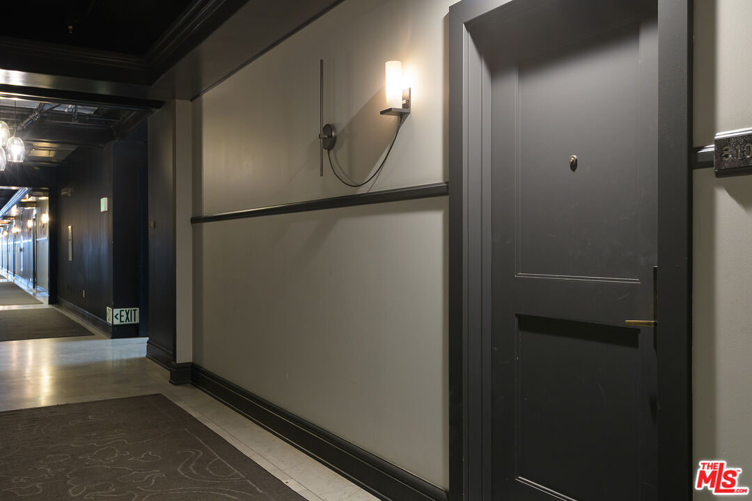 460 S Spring St Unit: 810