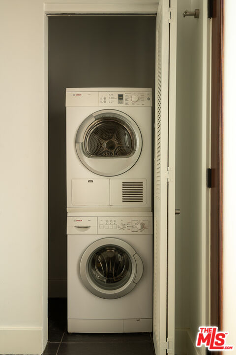 460 S Spring St Unit: 810