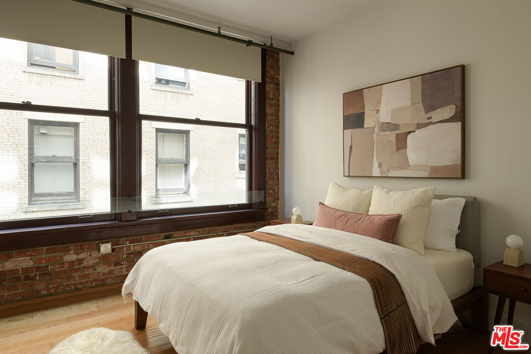 460 S Spring St Unit: 810