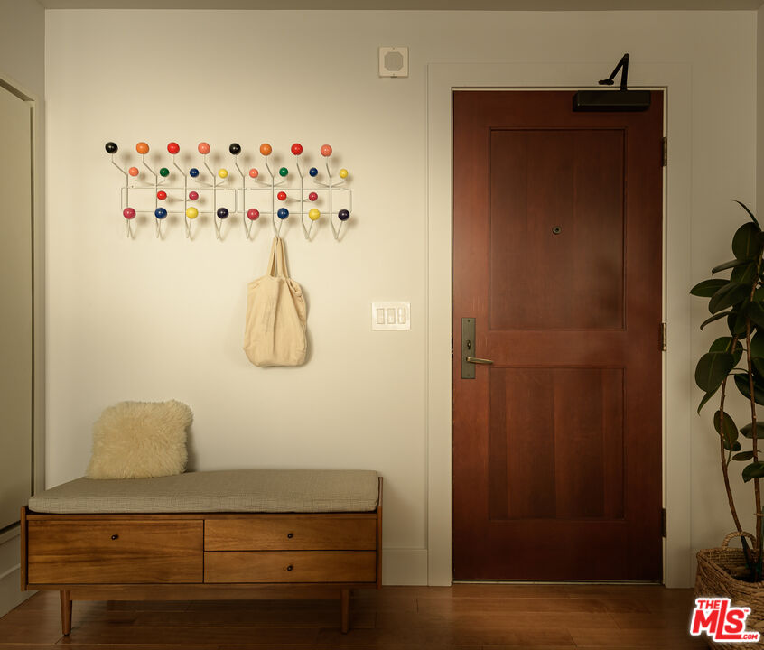 460 S Spring St Unit: 810