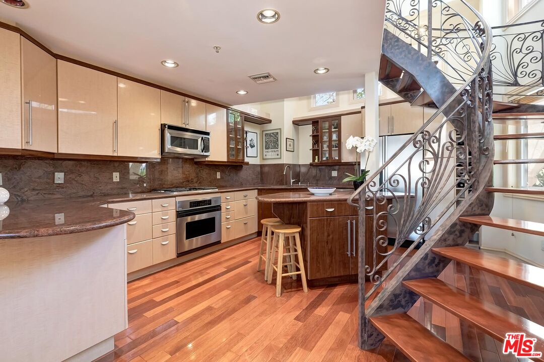 2922 Montana Ave Unit: D