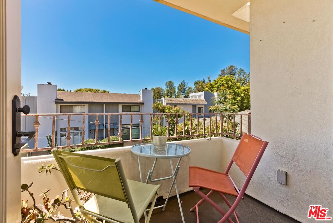 2922 Montana Ave Unit: D