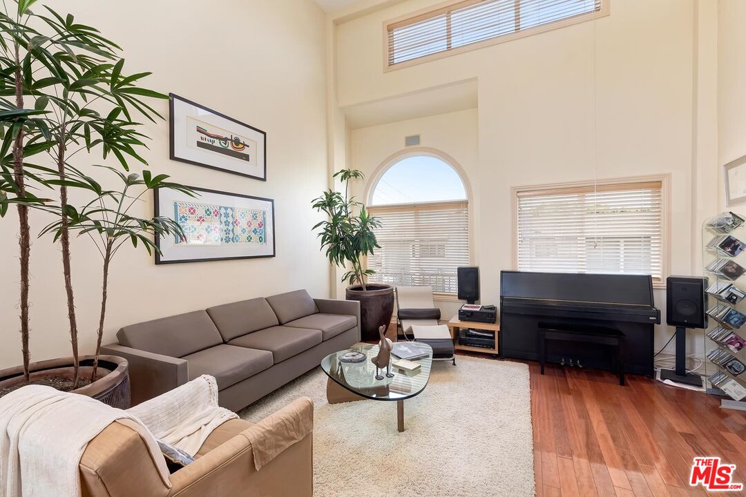 2922 Montana Ave Unit: D