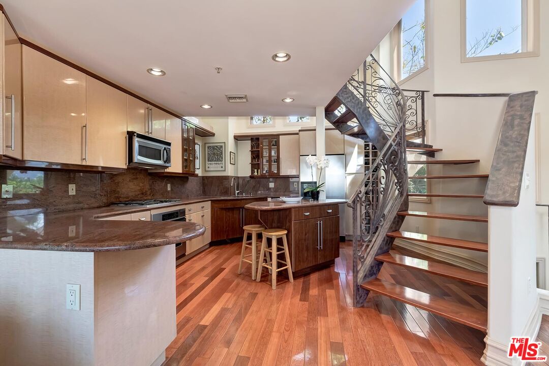 2922 Montana Ave Unit: D