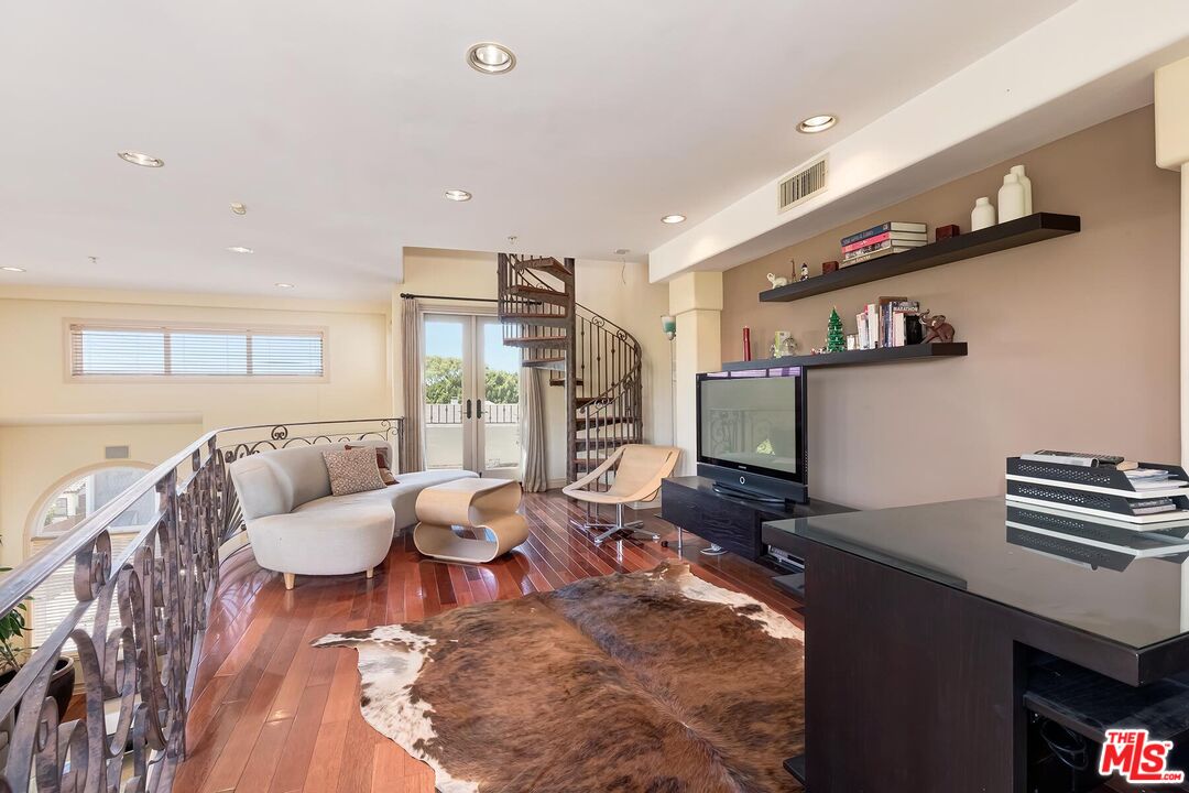 2922 Montana Ave Unit: D