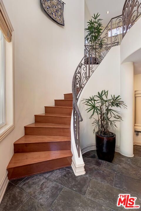 2922 Montana Ave Unit: D