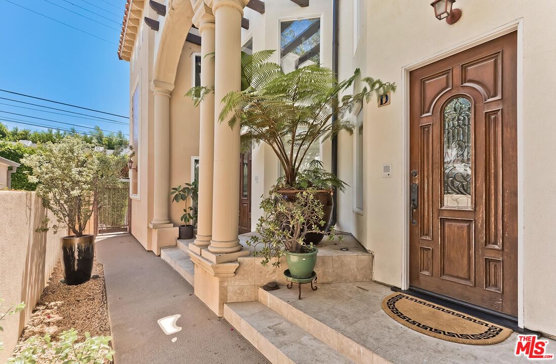 2922 Montana Ave Unit: D