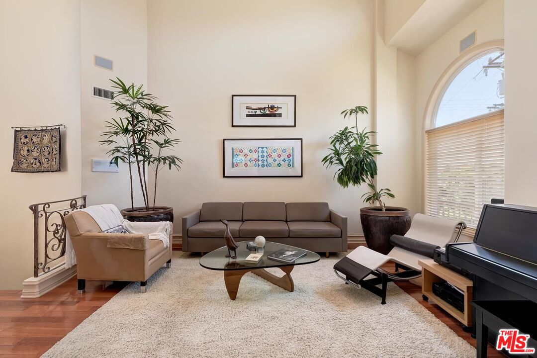 2922 Montana Ave Unit: D