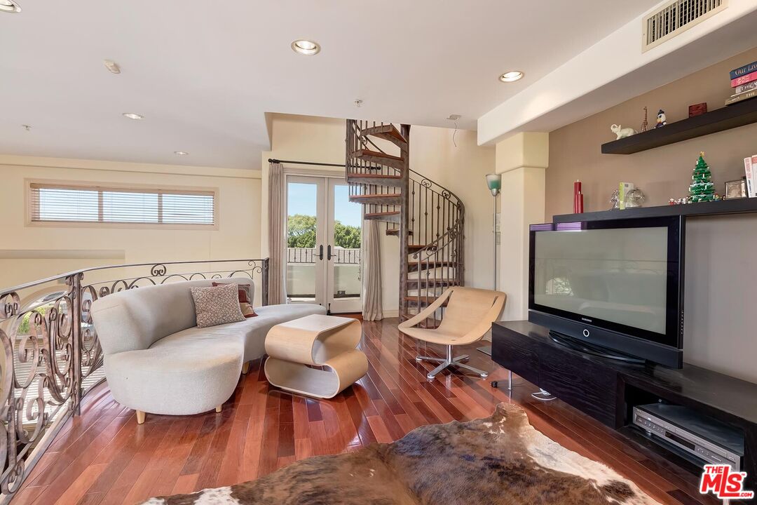 2922 Montana Ave Unit: D