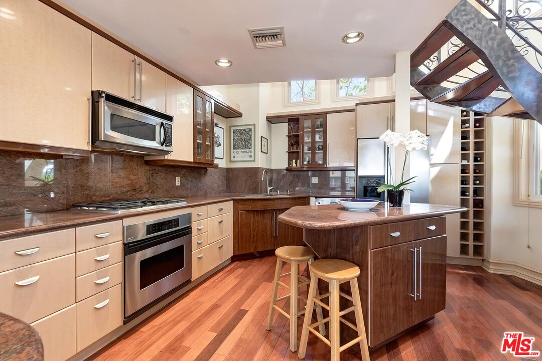 2922 Montana Ave Unit: D