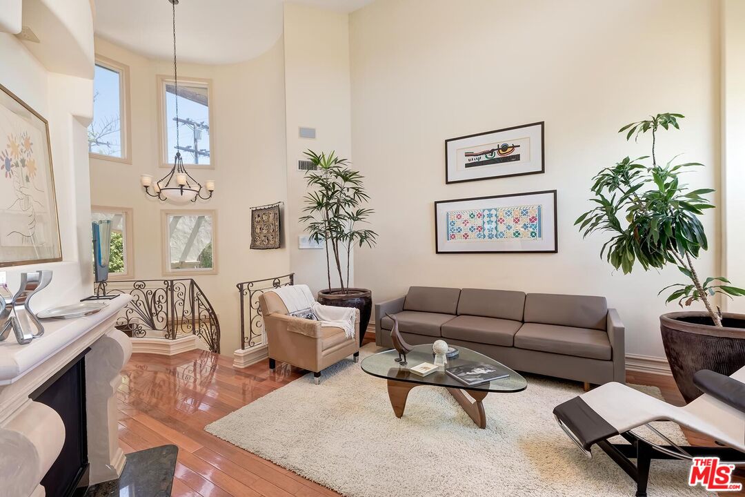 2922 Montana Ave Unit: D
