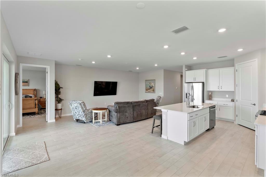 17911 Shade Tree LOOP