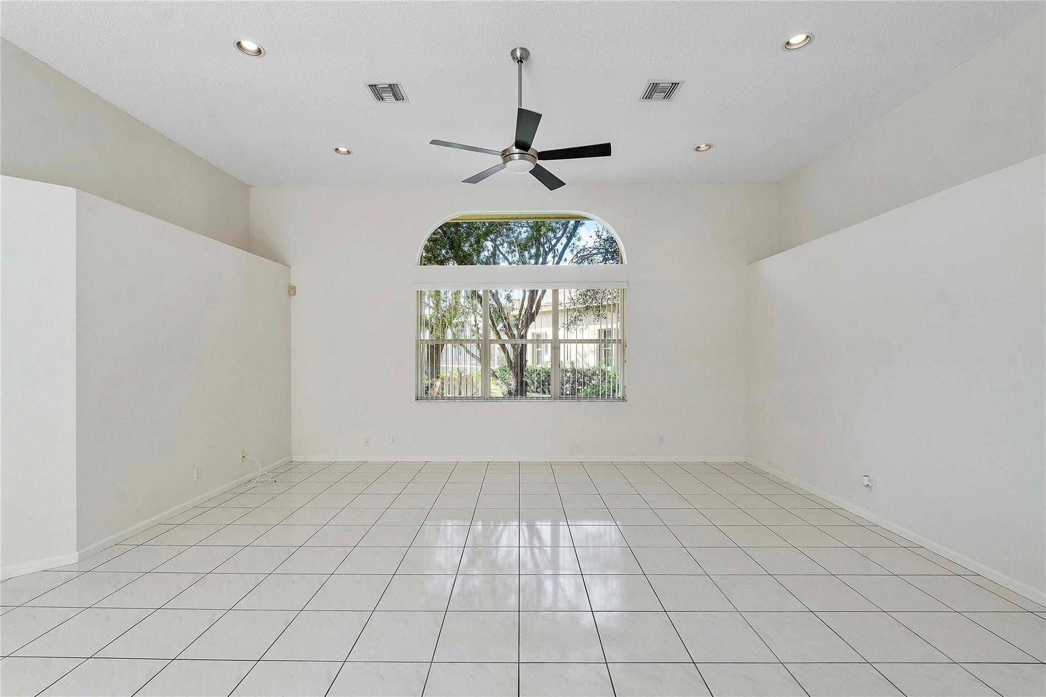 10742 NW 49th Mnr