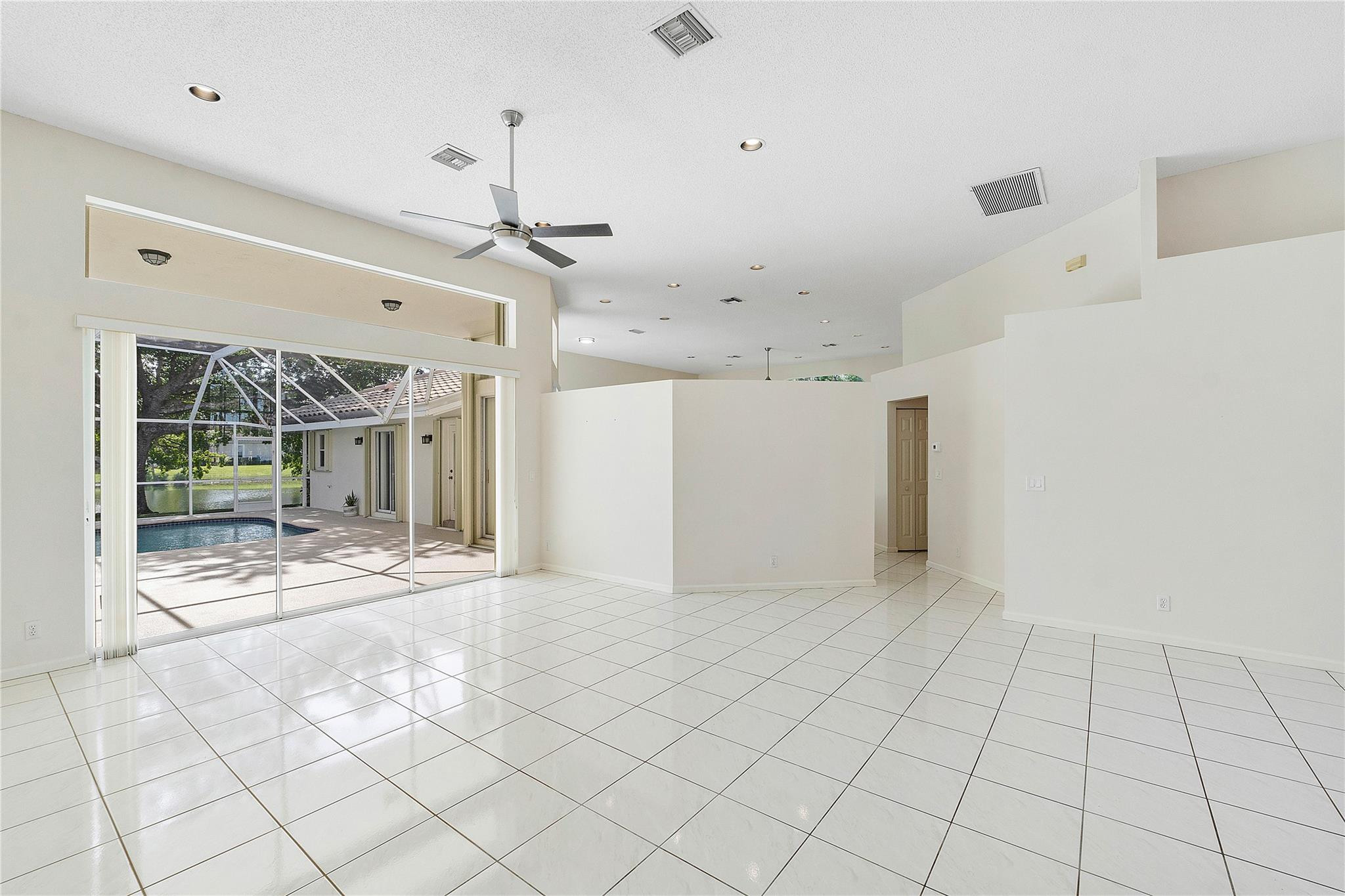 10742 NW 49th Mnr