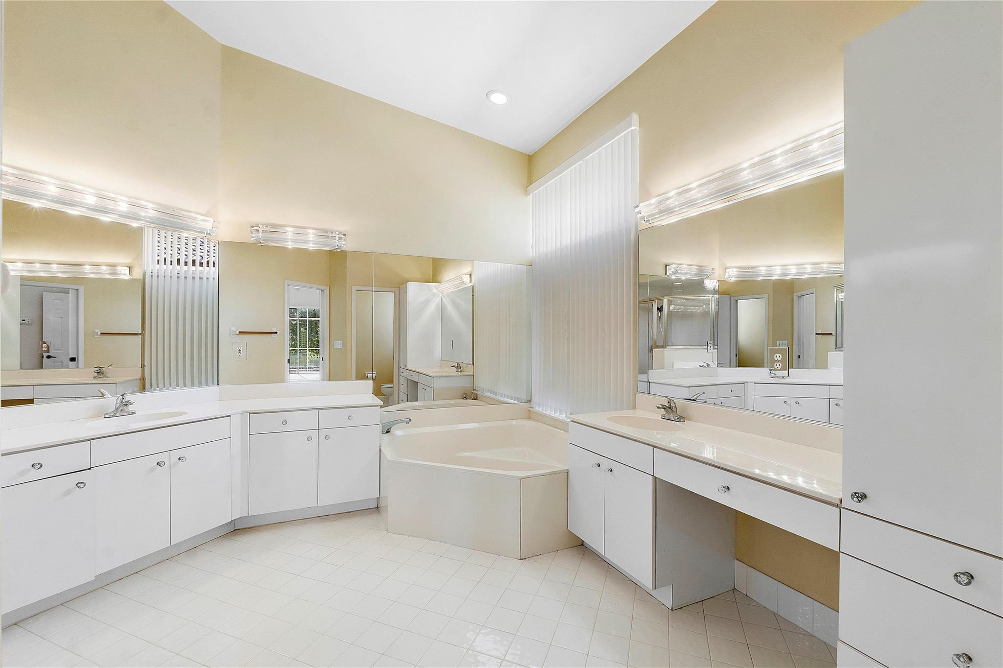 10742 NW 49th Mnr