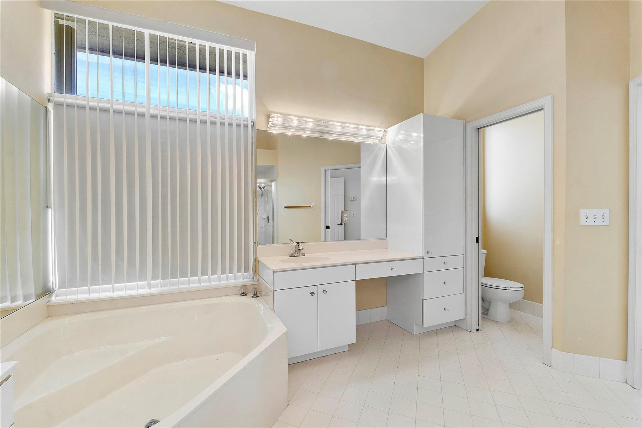 10742 NW 49th Mnr
