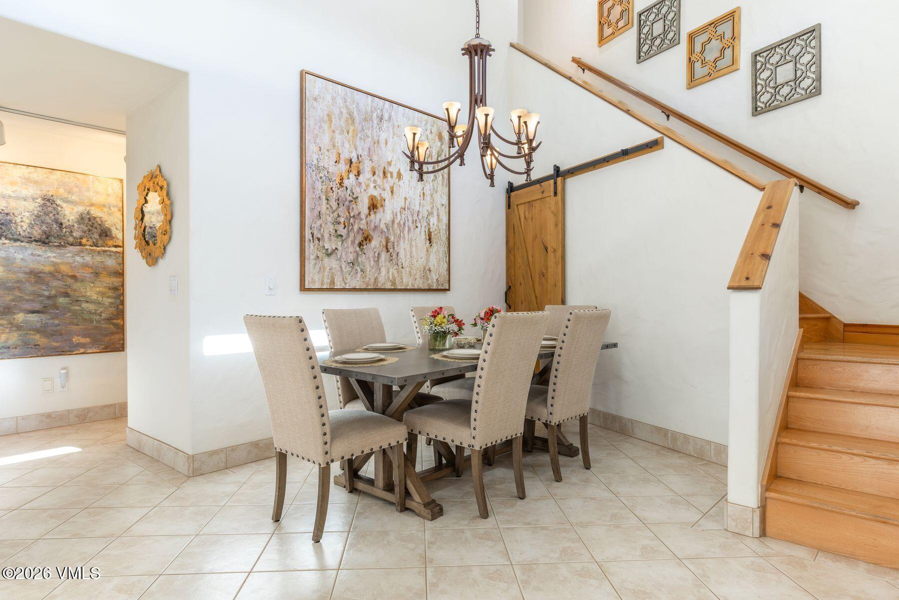 21 Hackamore Road W