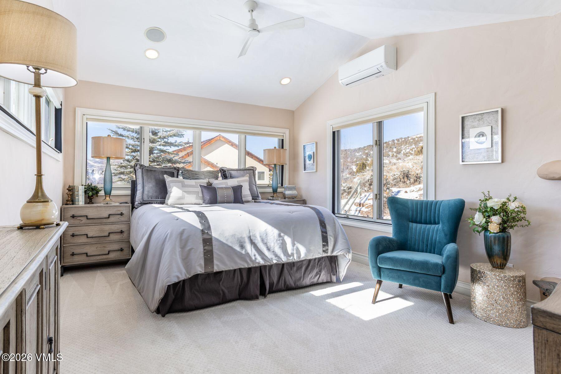 21 Hackamore Road W