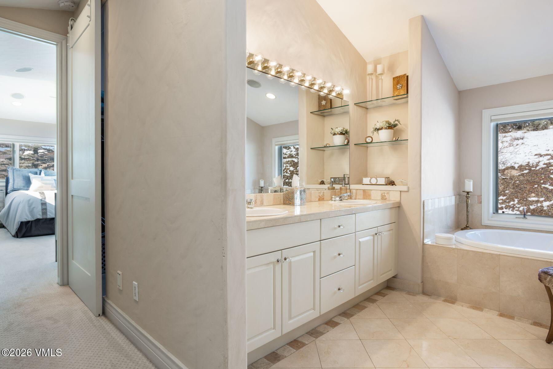 21 Hackamore Road W